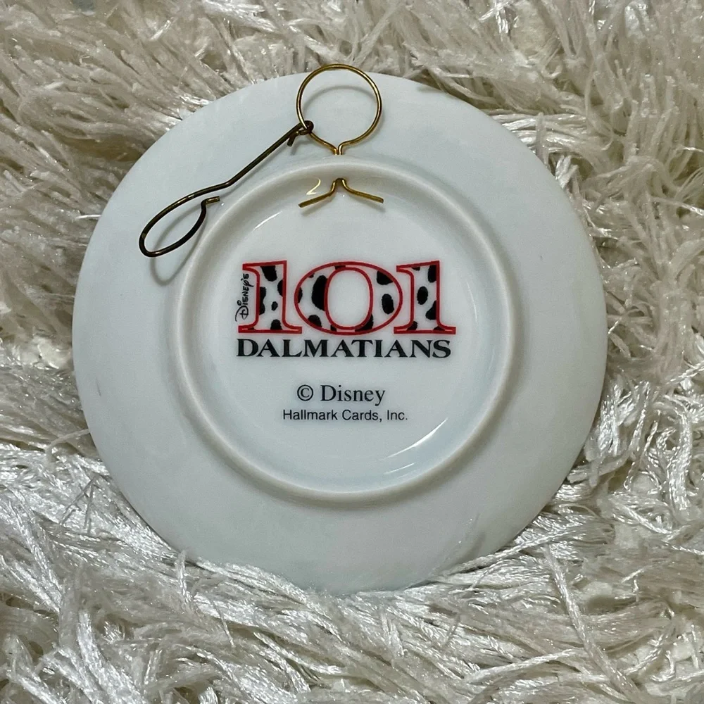 Hallmark Keepsake Disney's 101 Dalmatians - Holiday Wishes Collector's Plate Orn